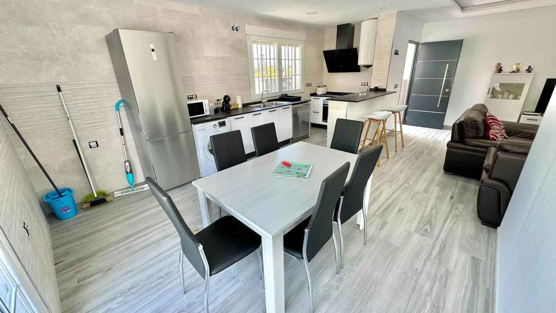 Apartamaento Asis A Albunan Ferienhaus