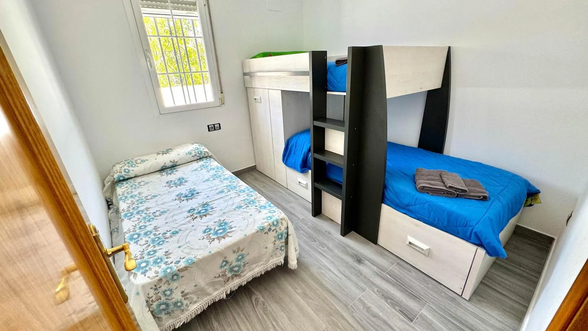 Ferienhaus Apartamaento Asis A Albunan Spanien